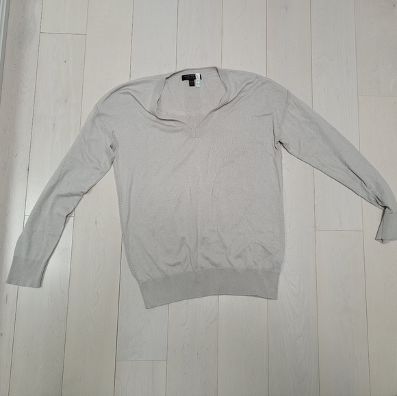Banana Republic Silk Cashmere Sweater - Picture 2 of 5